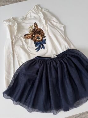 H&M Cream Girls Long Sleeve Sequin Reindeer Tee with Navy Sparkle Tulle Skirt